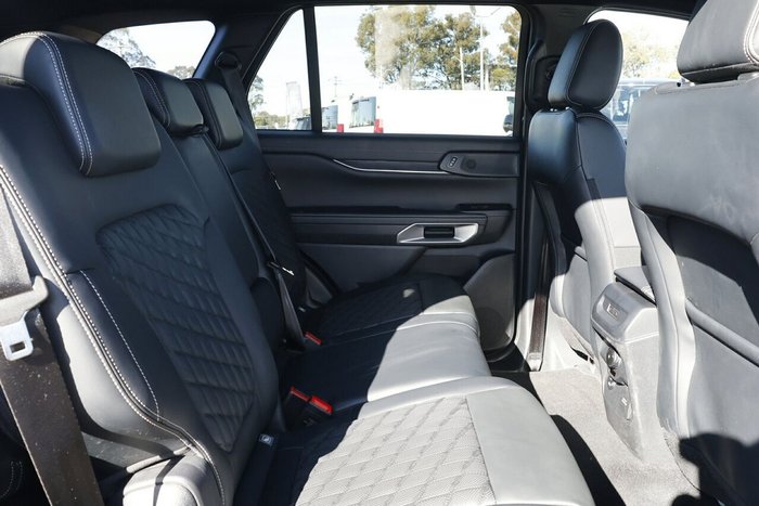 2025 Ford Everest Platinum