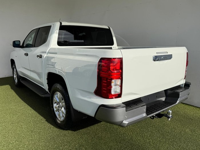 2024 Mitsubishi Triton GLX+