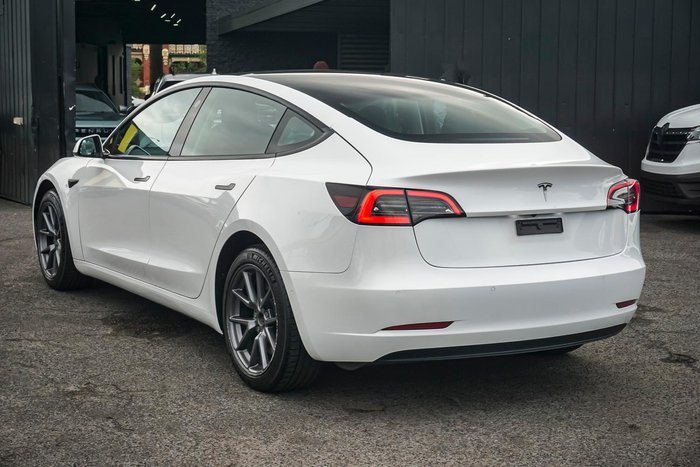 2022 Tesla Model 3 Rear-Wheel Drive