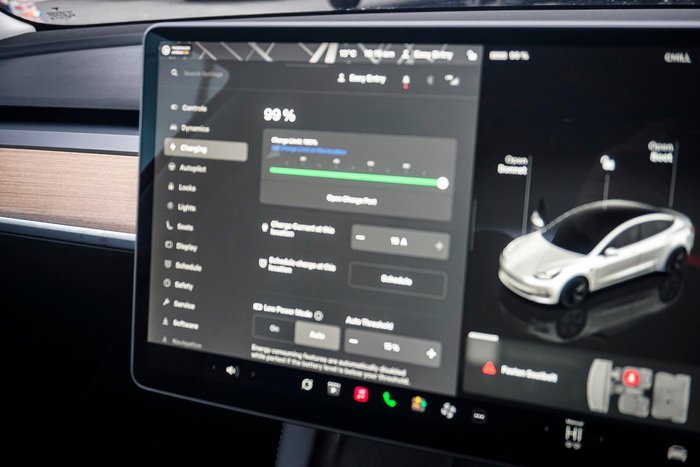 2022 Tesla Model 3 Rear-Wheel Drive