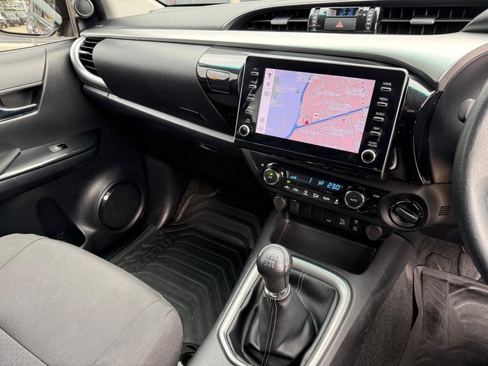 2020 Toyota Hilux SR5