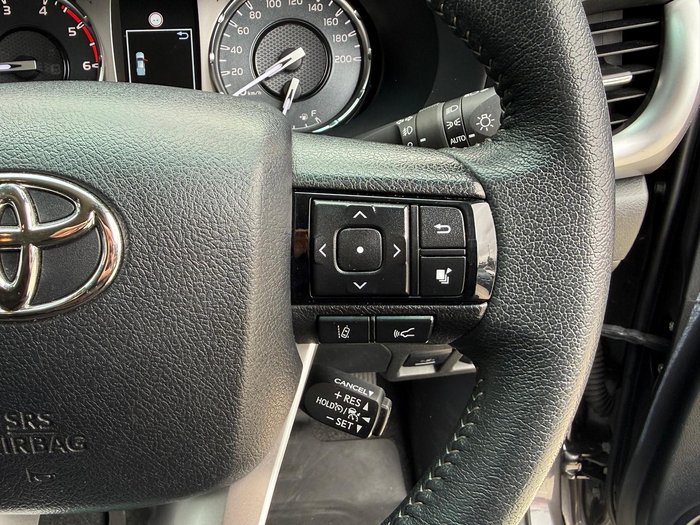 2020 Toyota Hilux SR5