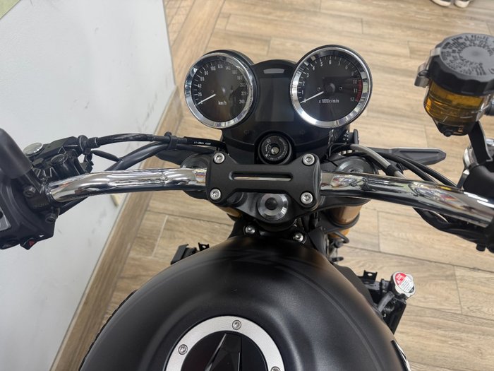 2025 Kawasaki Z900RS SE Black