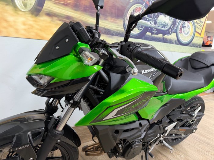 2026 Kawasaki Z500 GREEN
