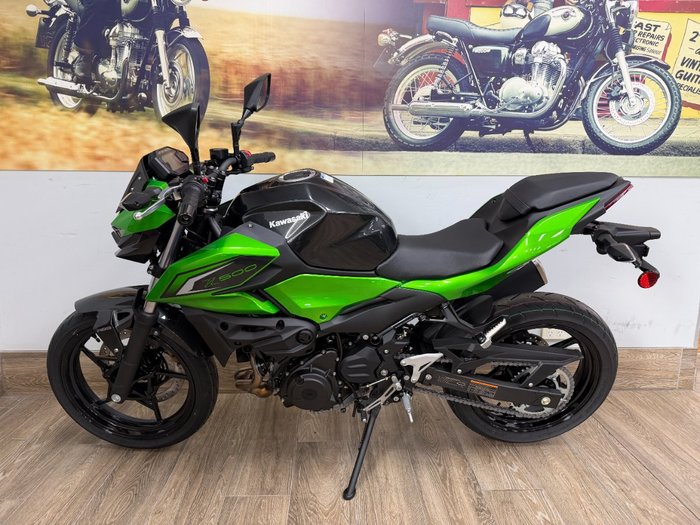 2026 Kawasaki Z500 GREEN