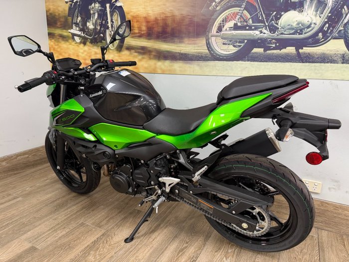 2026 Kawasaki Z500 GREEN