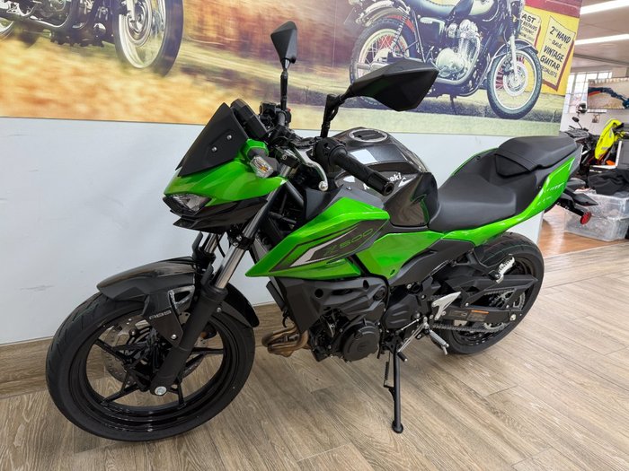 2026 Kawasaki Z500 GREEN