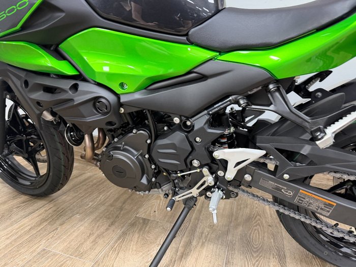 2026 Kawasaki Z500 GREEN