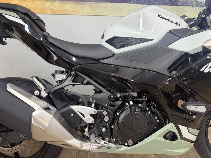 2026 Kawasaki NINJA 500 SE (LAMS) WHITE