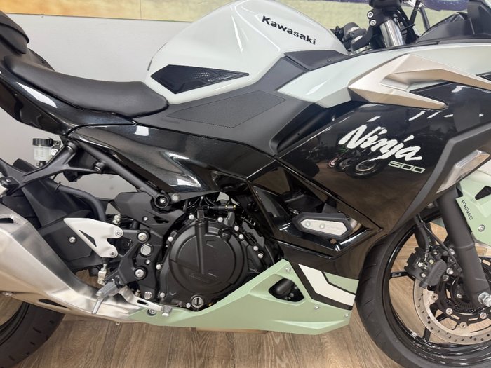 2026 Kawasaki NINJA 500 SE (LAMS) WHITE