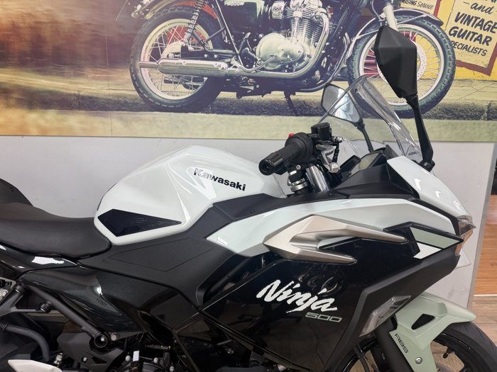 2026 Kawasaki NINJA 500 SE (LAMS) WHITE