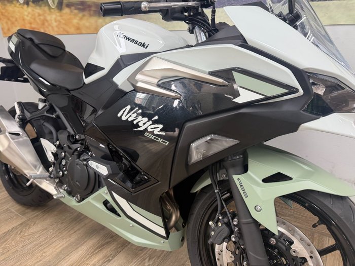 2026 Kawasaki NINJA 500 SE (LAMS) WHITE