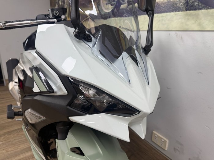 2026 Kawasaki NINJA 500 SE (LAMS) WHITE
