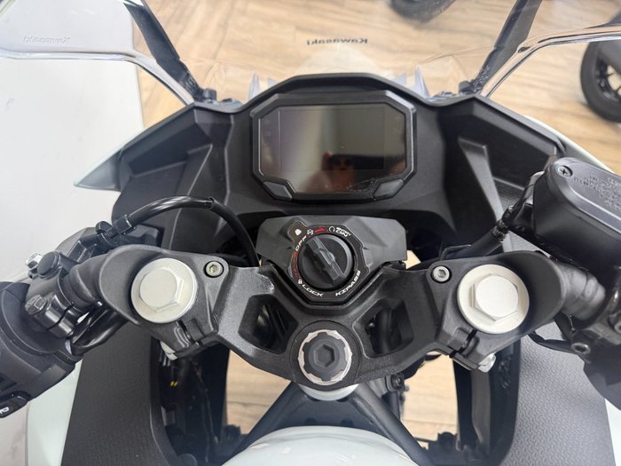 2026 Kawasaki NINJA 500 SE (LAMS) WHITE