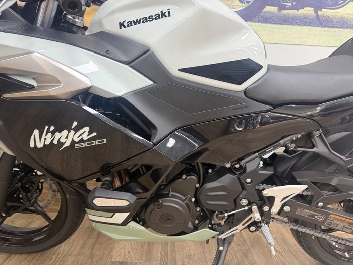 2026 Kawasaki NINJA 500 SE (LAMS) WHITE