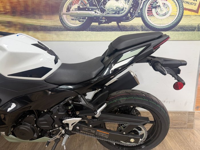 2026 Kawasaki NINJA 500 SE (LAMS) WHITE