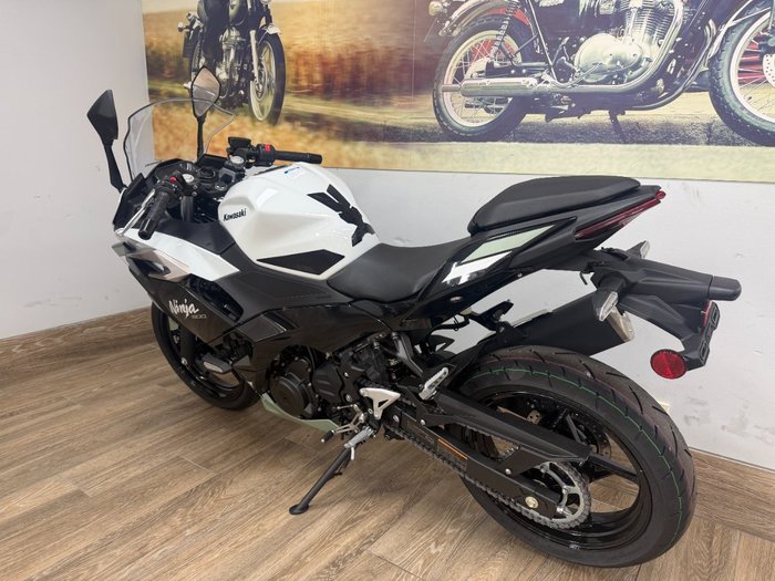 2026 Kawasaki NINJA 500 SE (LAMS) WHITE
