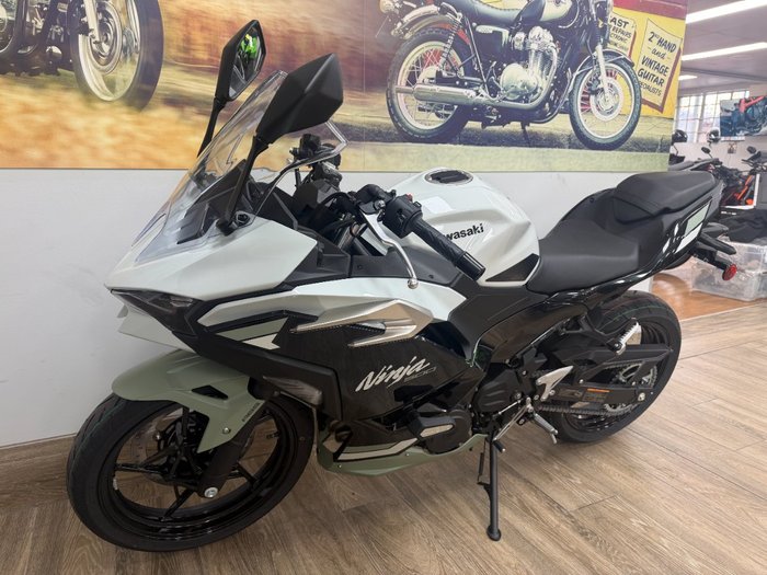 2026 Kawasaki NINJA 500 SE (LAMS) WHITE