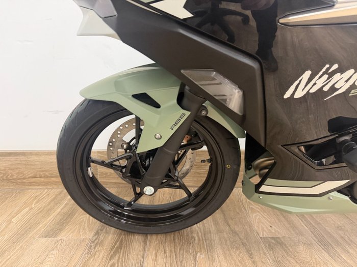 2026 Kawasaki NINJA 500 SE (LAMS) WHITE