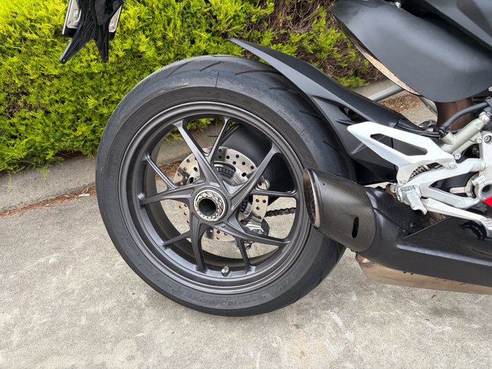 2024 DUCATI PANIGALE V2 BAYLISS 20TH ANNIV Red