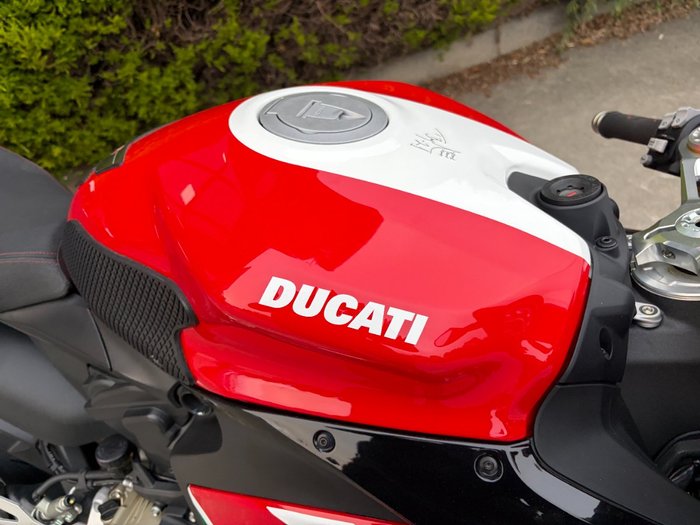 2024 DUCATI PANIGALE V2 BAYLISS 20TH ANNIV Red
