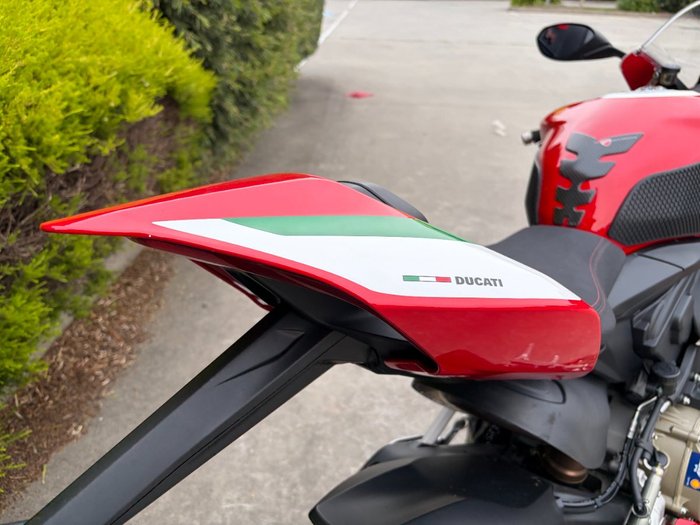 2024 DUCATI PANIGALE V2 BAYLISS 20TH ANNIV Red