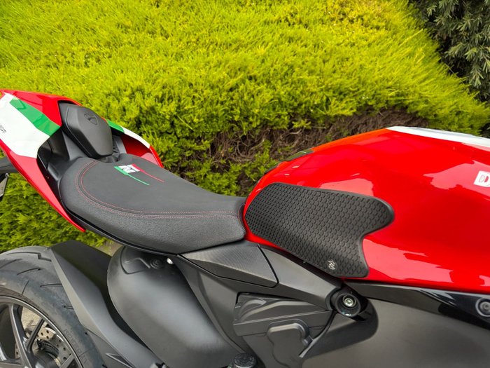 2024 DUCATI PANIGALE V2 BAYLISS 20TH ANNIV Red