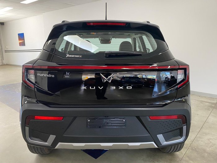 2025 Mahindra XUV3XO AX7L