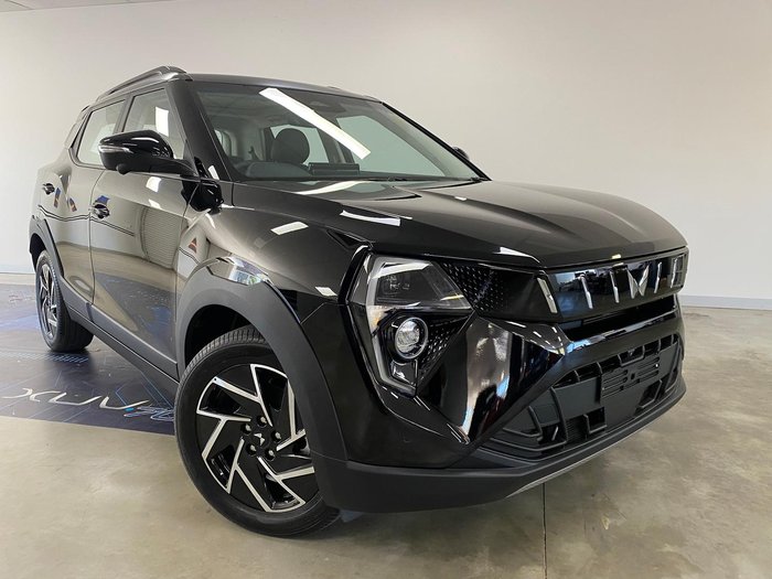 2025 Mahindra XUV3XO