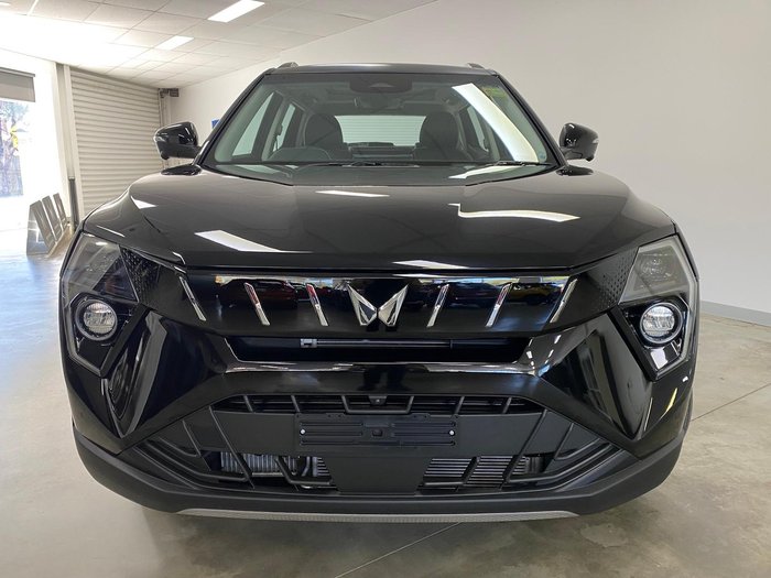 2025 Mahindra XUV3XO AX7L