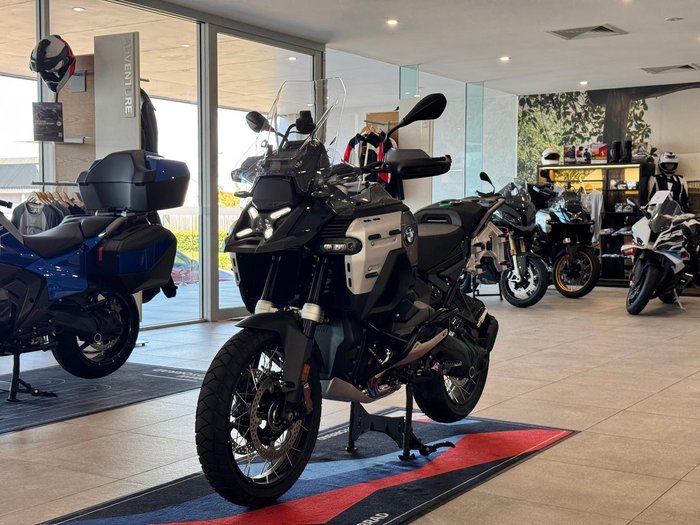 2026 BMW Motorrad R 1300 GS Adventure Triple Black R 1300 Black