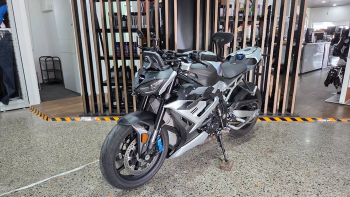 2025 BMW Motorrad M 1000 R