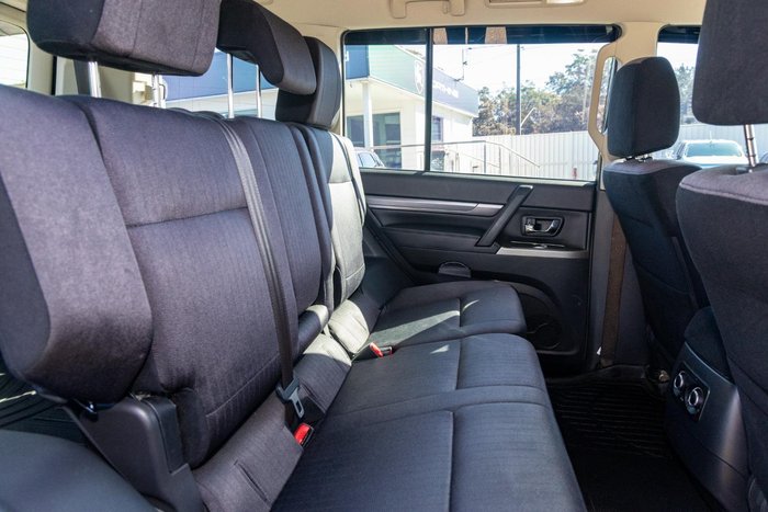 2019 Mitsubishi Pajero GLX