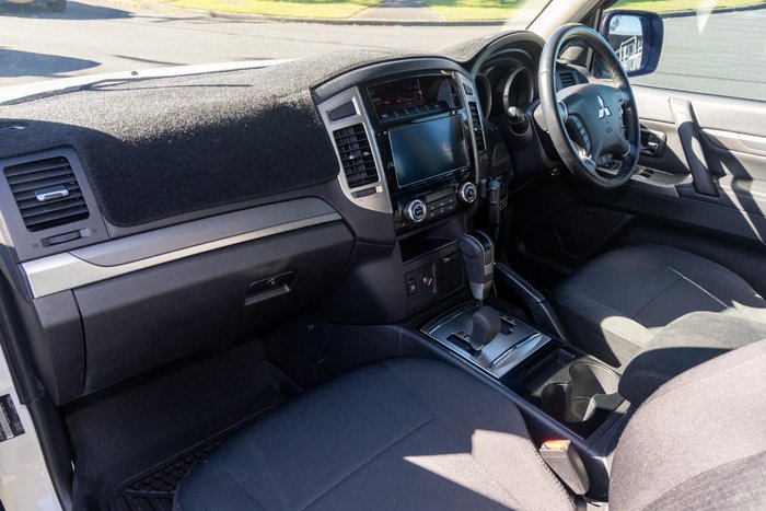 2019 Mitsubishi Pajero GLX