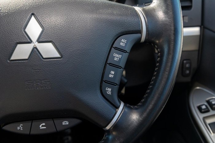 2019 Mitsubishi Pajero GLX