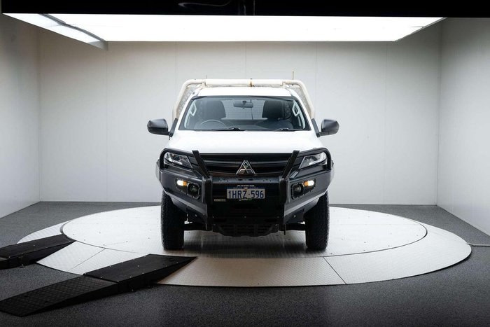 2022 Mitsubishi Triton GLX