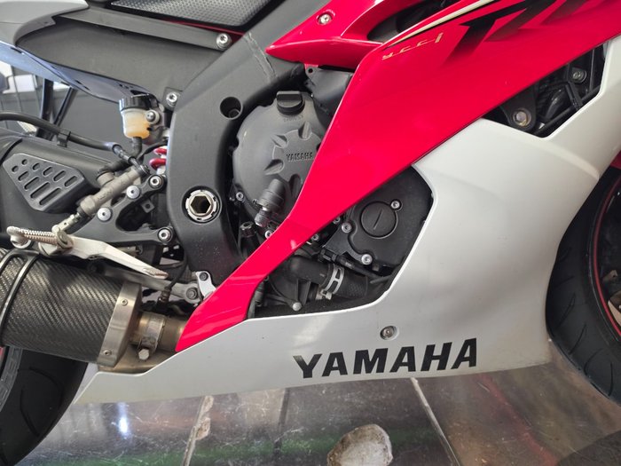 2013 Yamaha YZF-R6 RED/WHITE