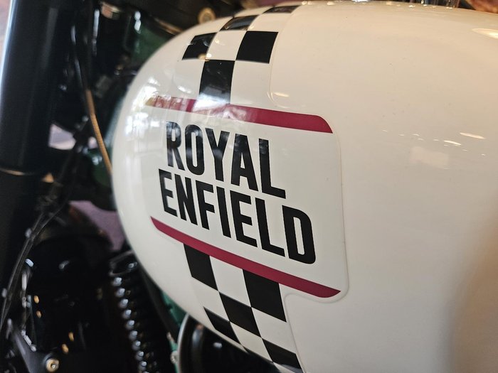 2025 Royal Enfield Bear 650 650 Twin White