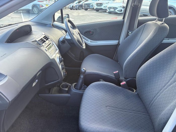 2010 Toyota Yaris YR