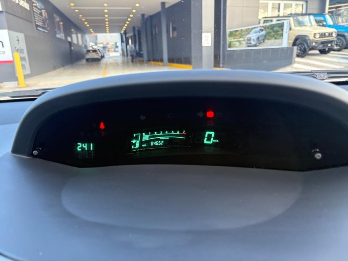 2010 Toyota Yaris YR