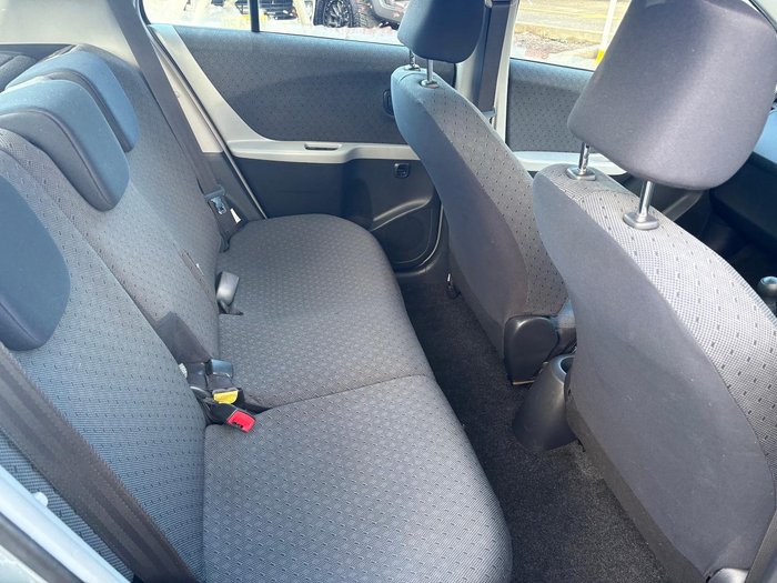2010 Toyota Yaris YR