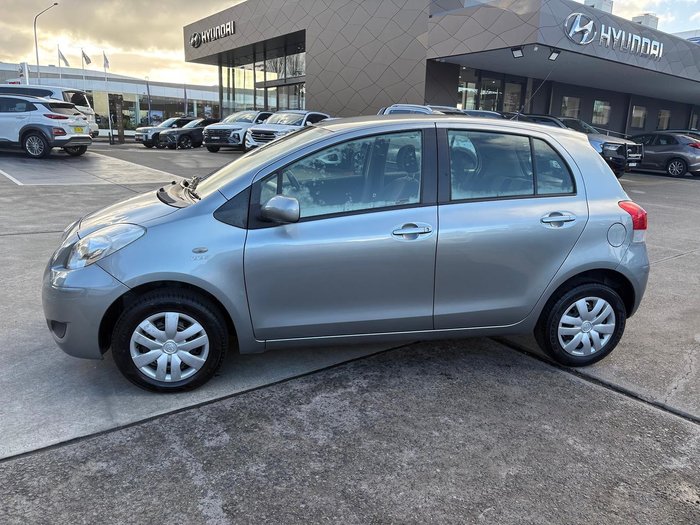 2010 Toyota Yaris YR