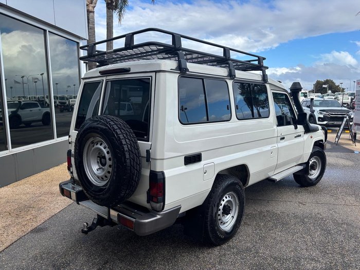 2018 Toyota Landcruiser GXL Troopcarrier