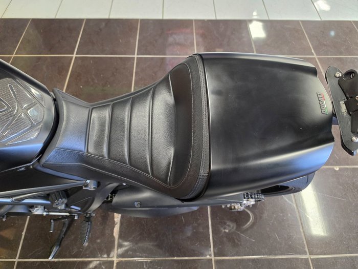 2017 Ducati DIAVEL BLACK