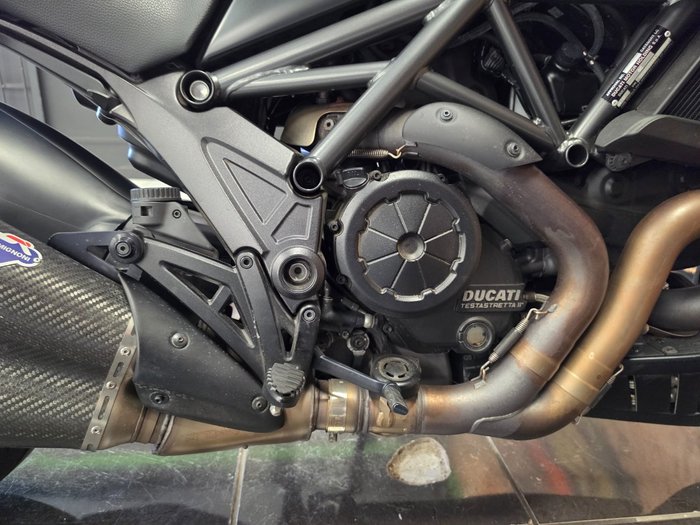 2017 Ducati DIAVEL BLACK