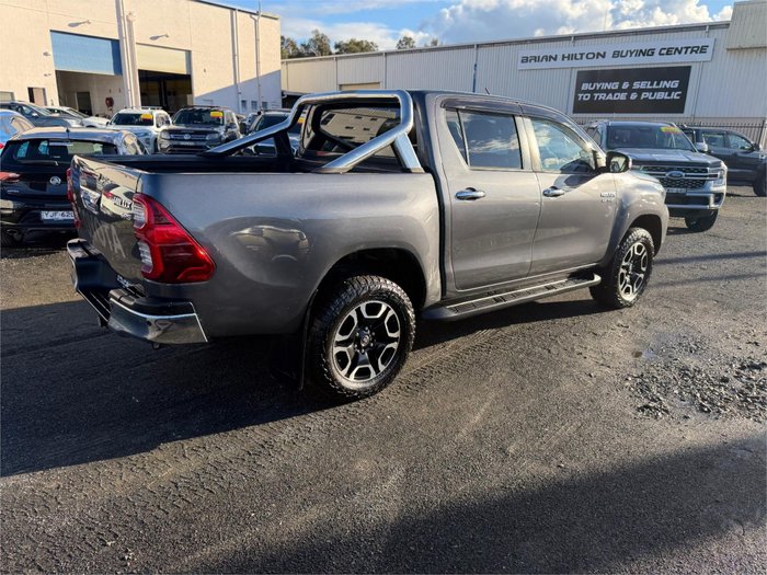 2021 TOYOTA HILUX SR5 (4x4)