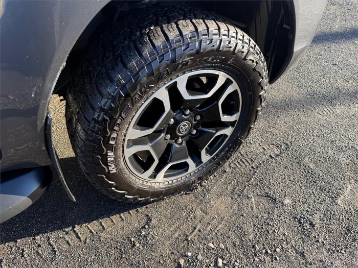 2021 TOYOTA HILUX SR5 (4x4)