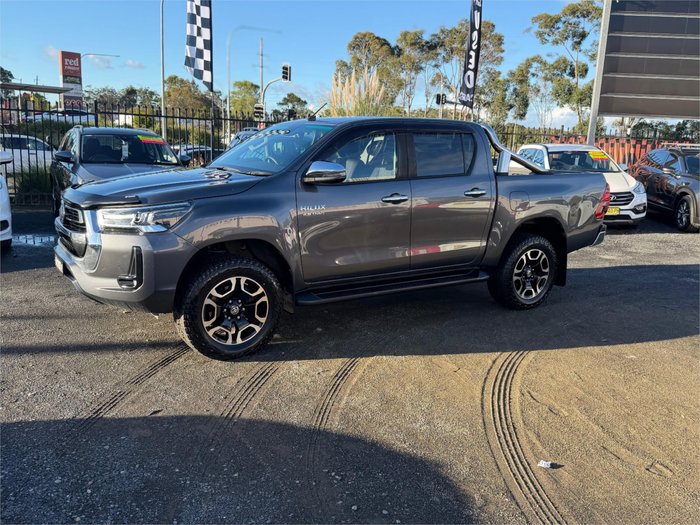 2021 TOYOTA HILUX SR5 (4x4)