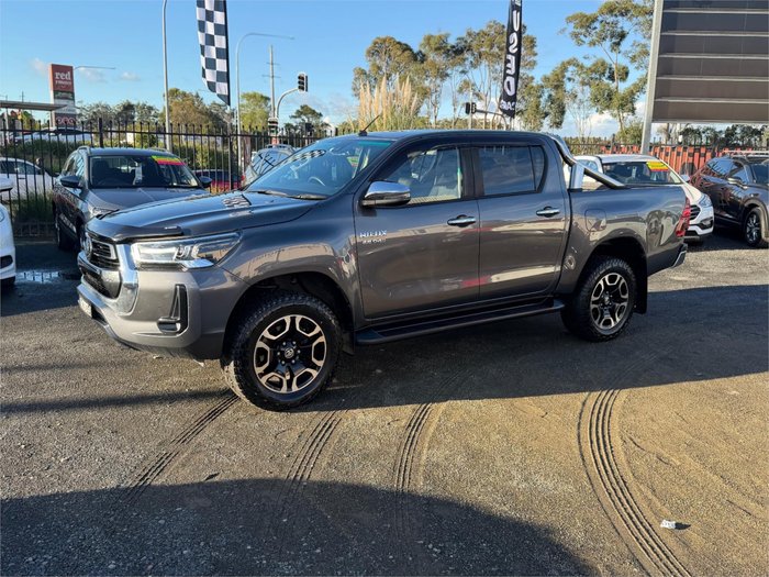 2021 TOYOTA HILUX SR5 (4x4)