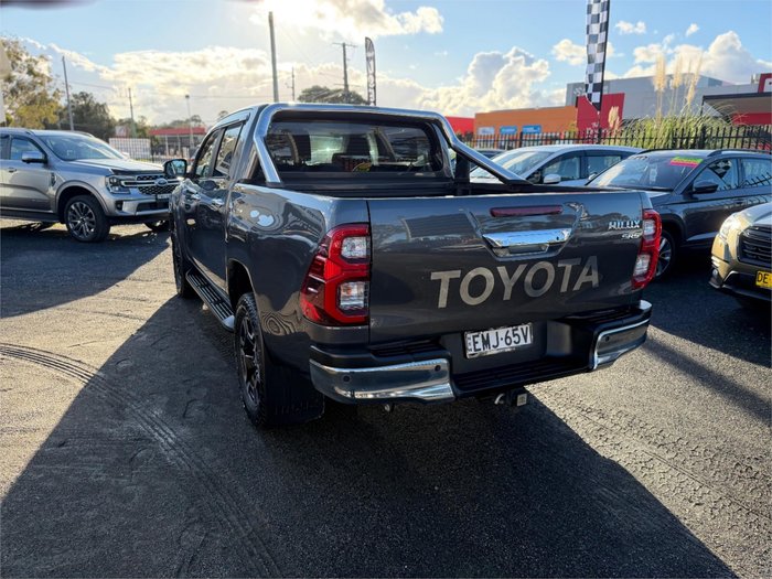 2021 TOYOTA HILUX SR5 (4x4)